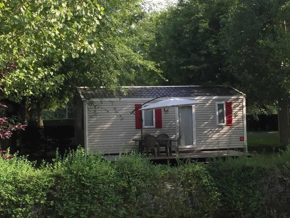 La Ferme Des 4 Chenes Hotel Urt Bagian luar foto